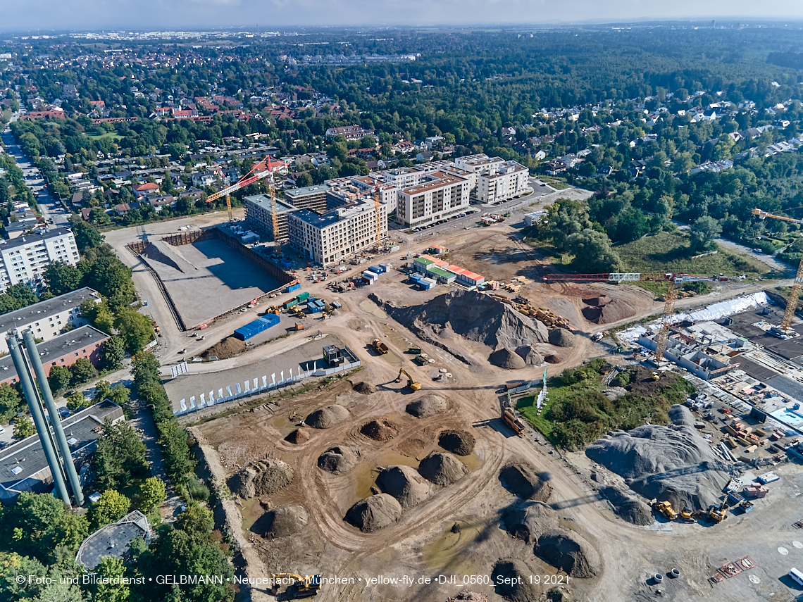19.09.2021 - Aktuelle Luftbilder aus dem Alexisquartier und Pandion Verde in Neuperlach in München